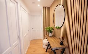 Two Bedroom Hilton Apartment 1St Floor